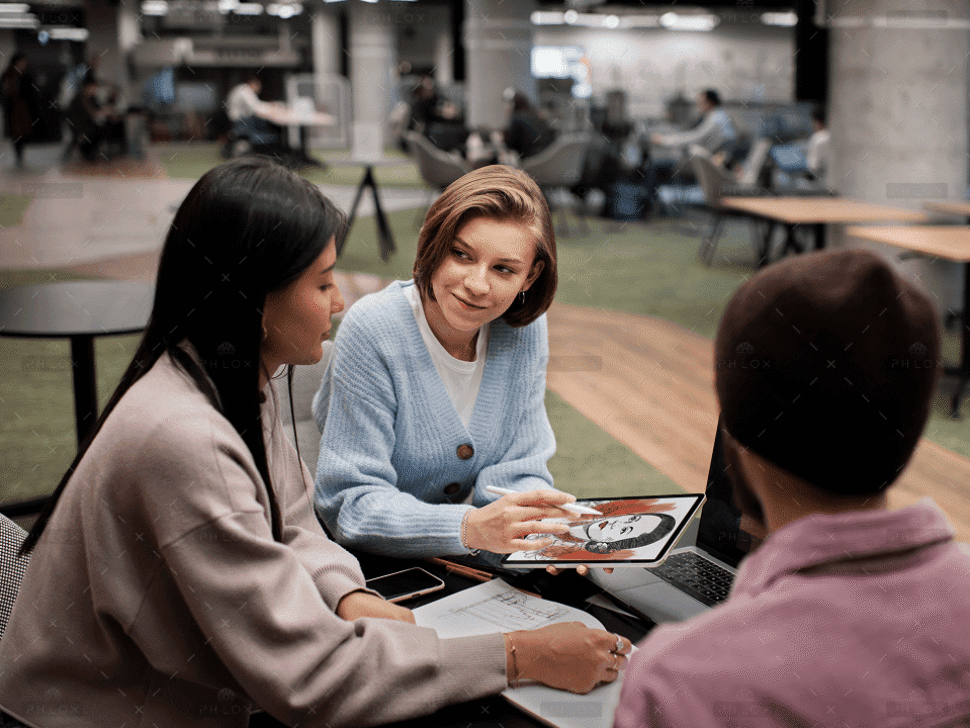 demo-attachment-666-team-working-together-project-3-9